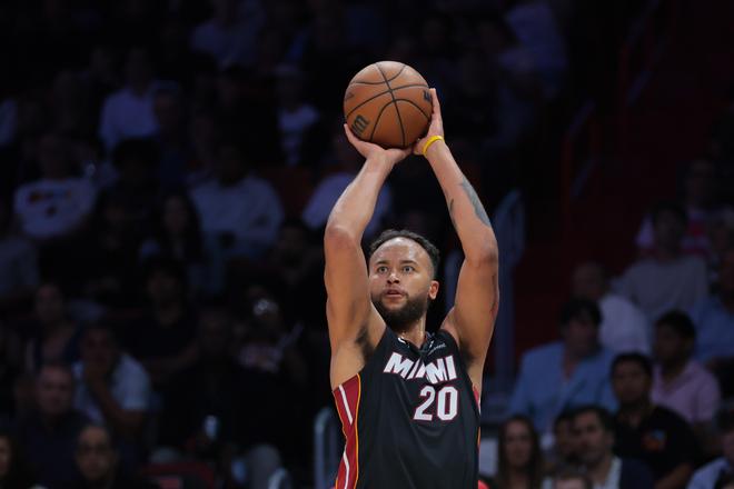 热火全队力克爵士,继续保持领先 热火全队力克爵士,继续保持领先